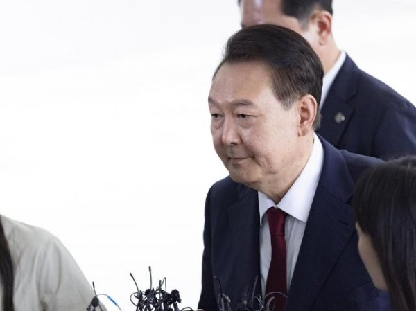 同花顺配资 韩国前总统尹锡悦离开特检组 将于30日再次接受调查