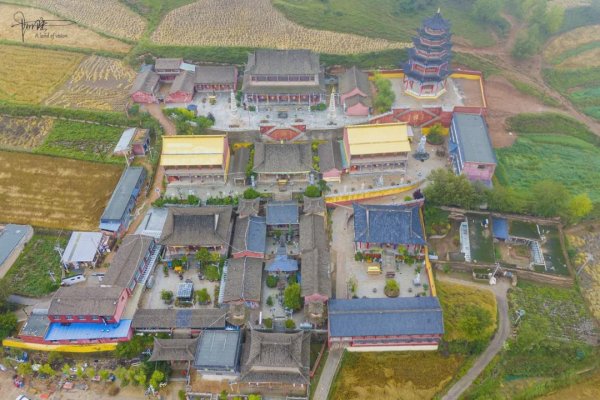 兆富配资 沙尔湾的历史悠久，村口大光明寺令人惊艳，竟是青海汉传佛教之首