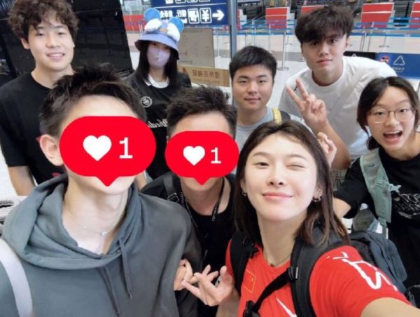 国融资管 出征东京世锦赛! 吴艳妮凌晨4点赶飞机: 超级无敌困 拍照立马复活